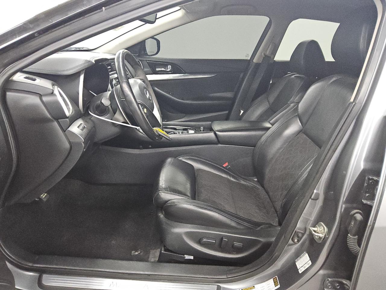 Nissan Maxima 3.5s Image 2