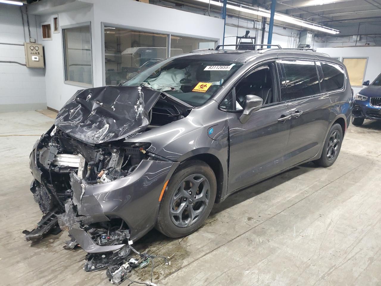 Chrysler Pacifica Hybrid Limited Image 1