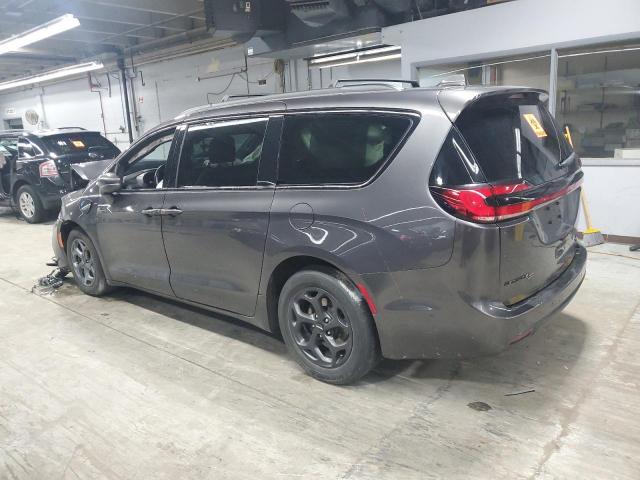 Chrysler Pacifica Hybrid Limited Image 10