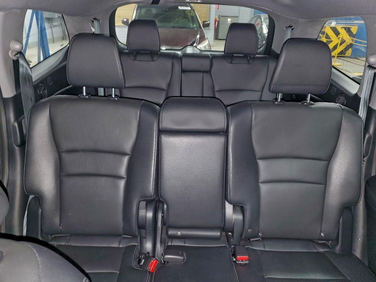 Honda Pilot Touring Image 7