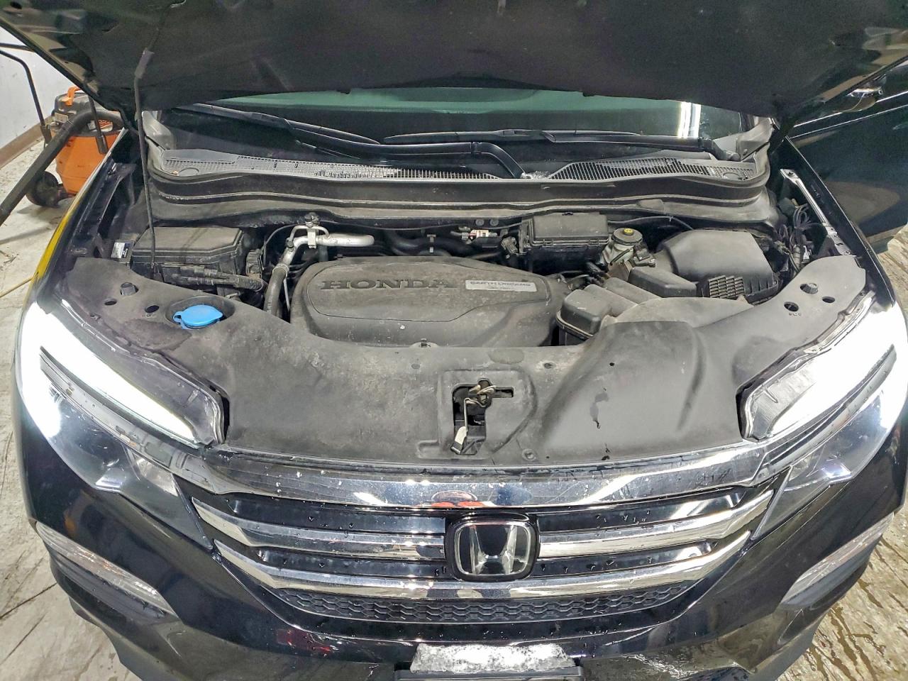 Honda Pilot Touring Image 2