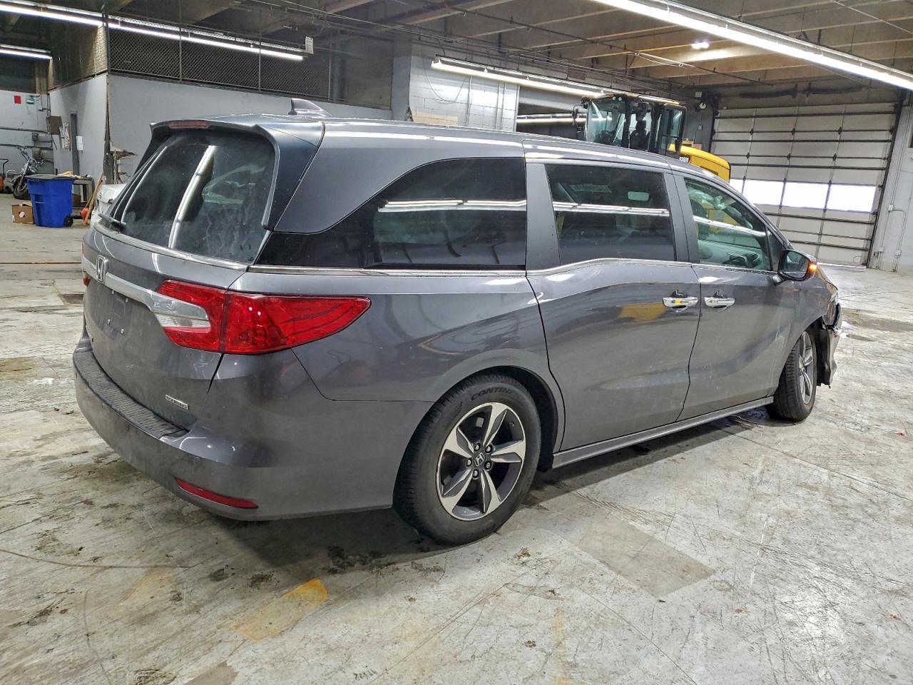 Honda Odyssey Touring Image 8