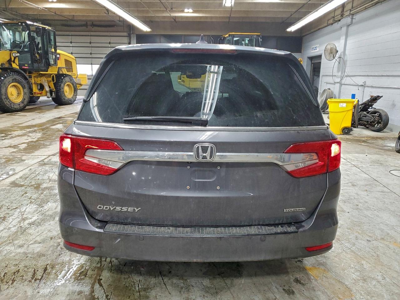 Honda Odyssey Touring Image 12