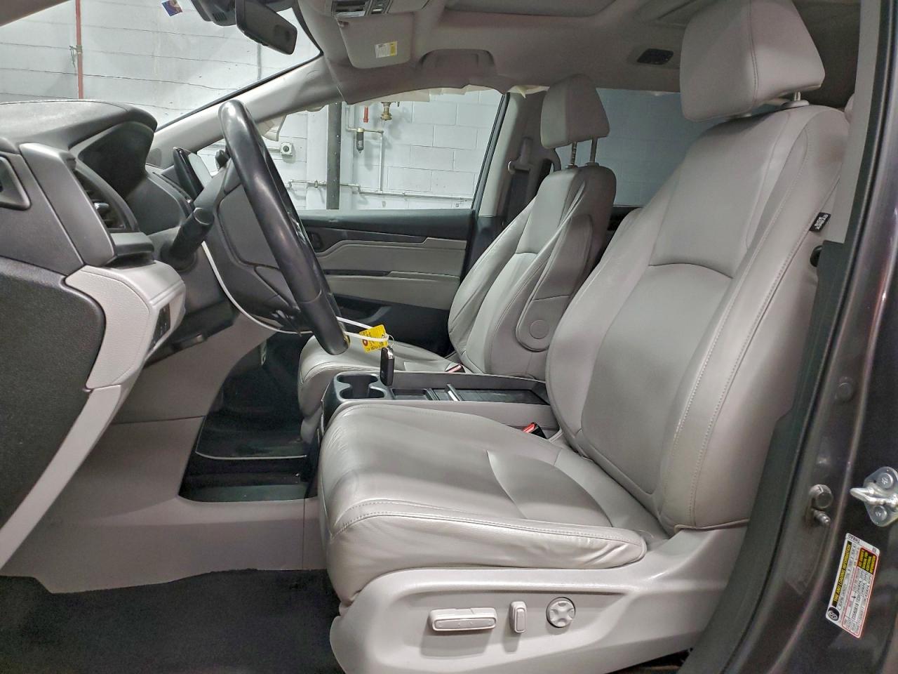 Honda Odyssey Touring Image 7