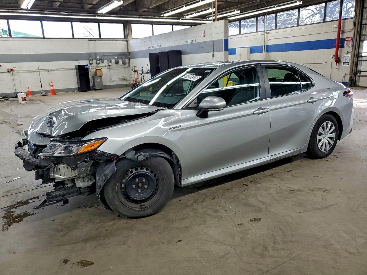 Toyota Camry Le Image 1