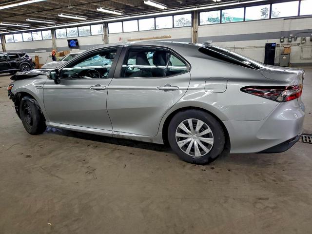 Toyota Camry Le Image 11