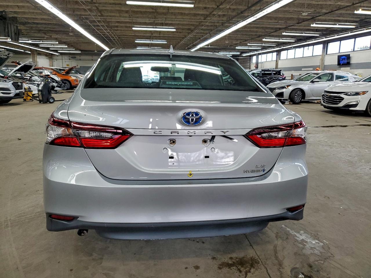 Toyota Camry Le Image 4