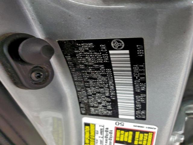 Toyota Camry Le Image 8