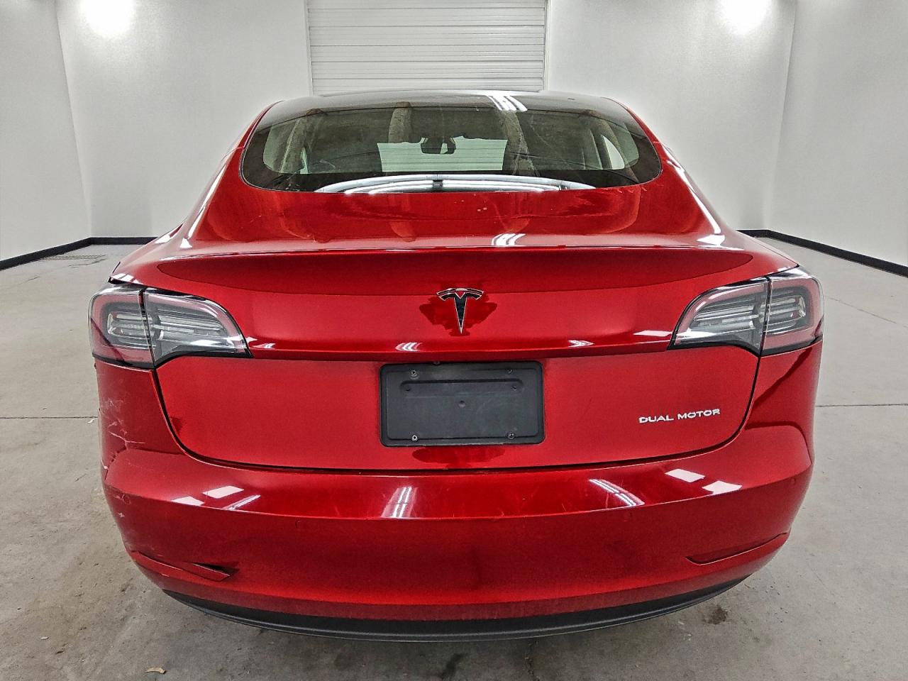 Tesla Model 3 Image 4