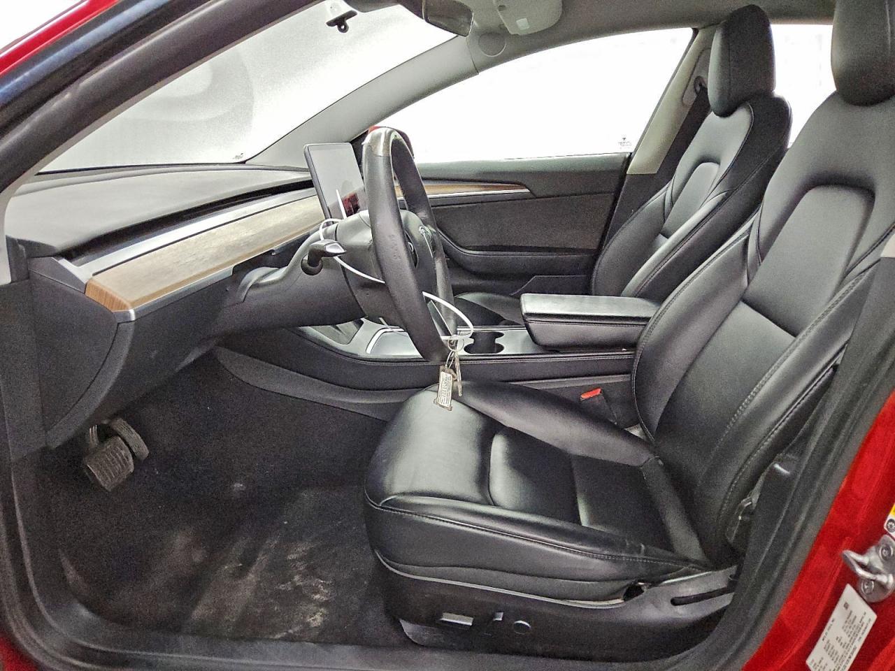 Tesla Model 3 Image 5