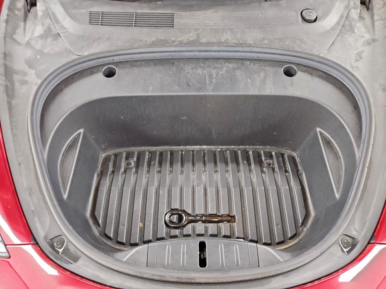 Tesla Model 3 Image 11