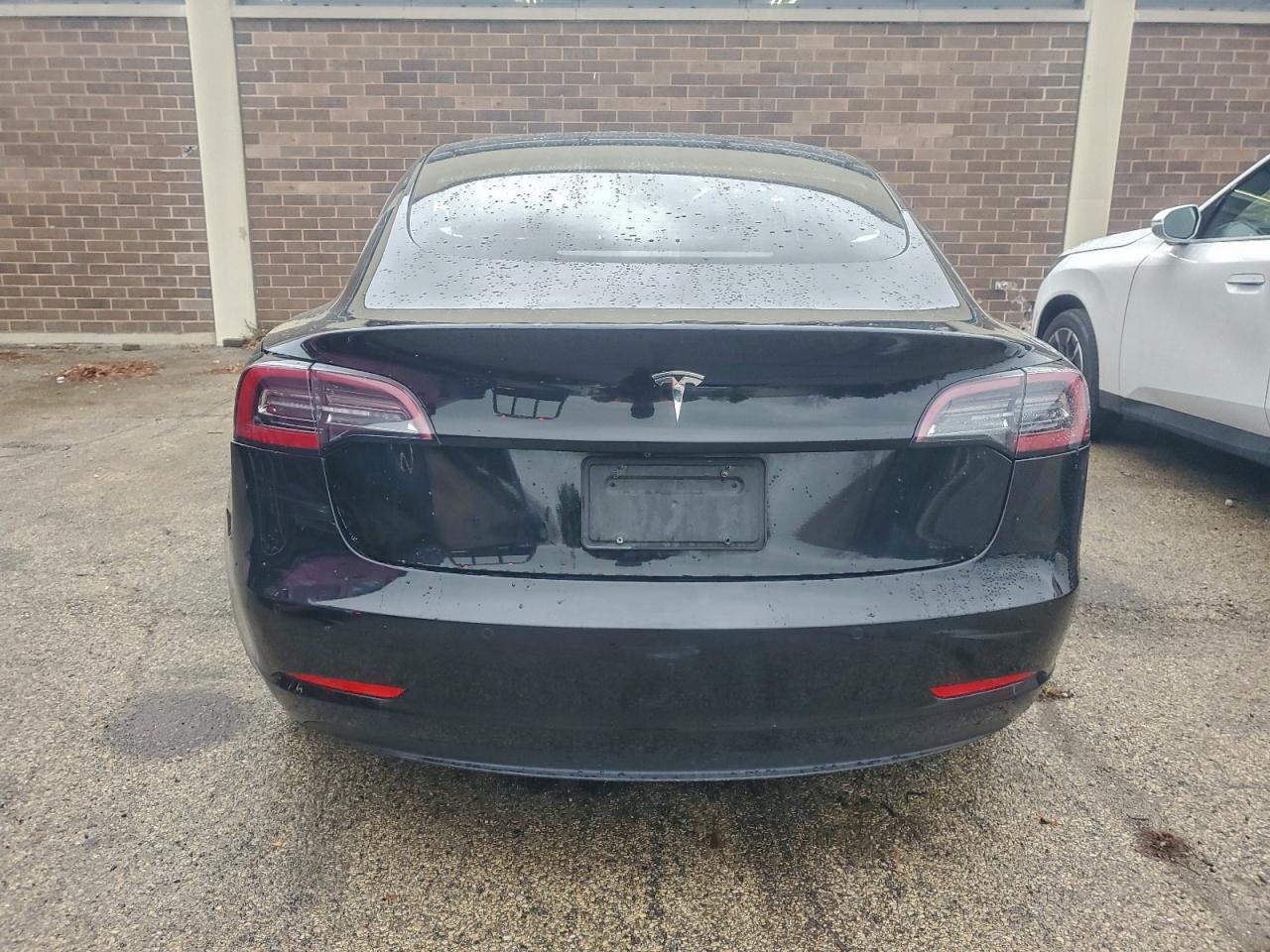 Tesla Model 3 Image 3