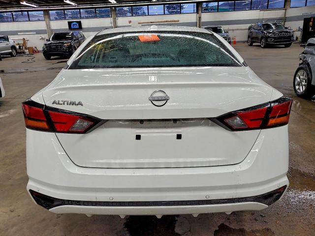 Nissan Altima Sv Image 10