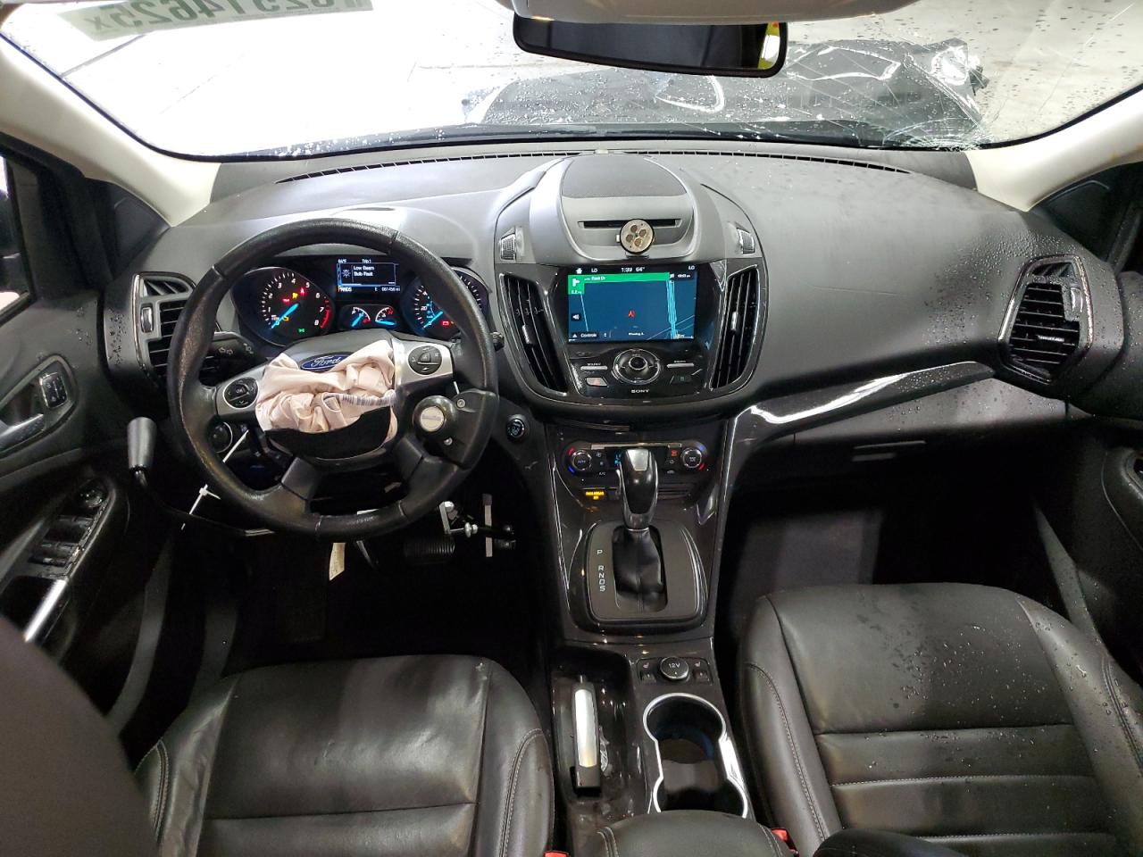 Ford Escape Titanium Image 2