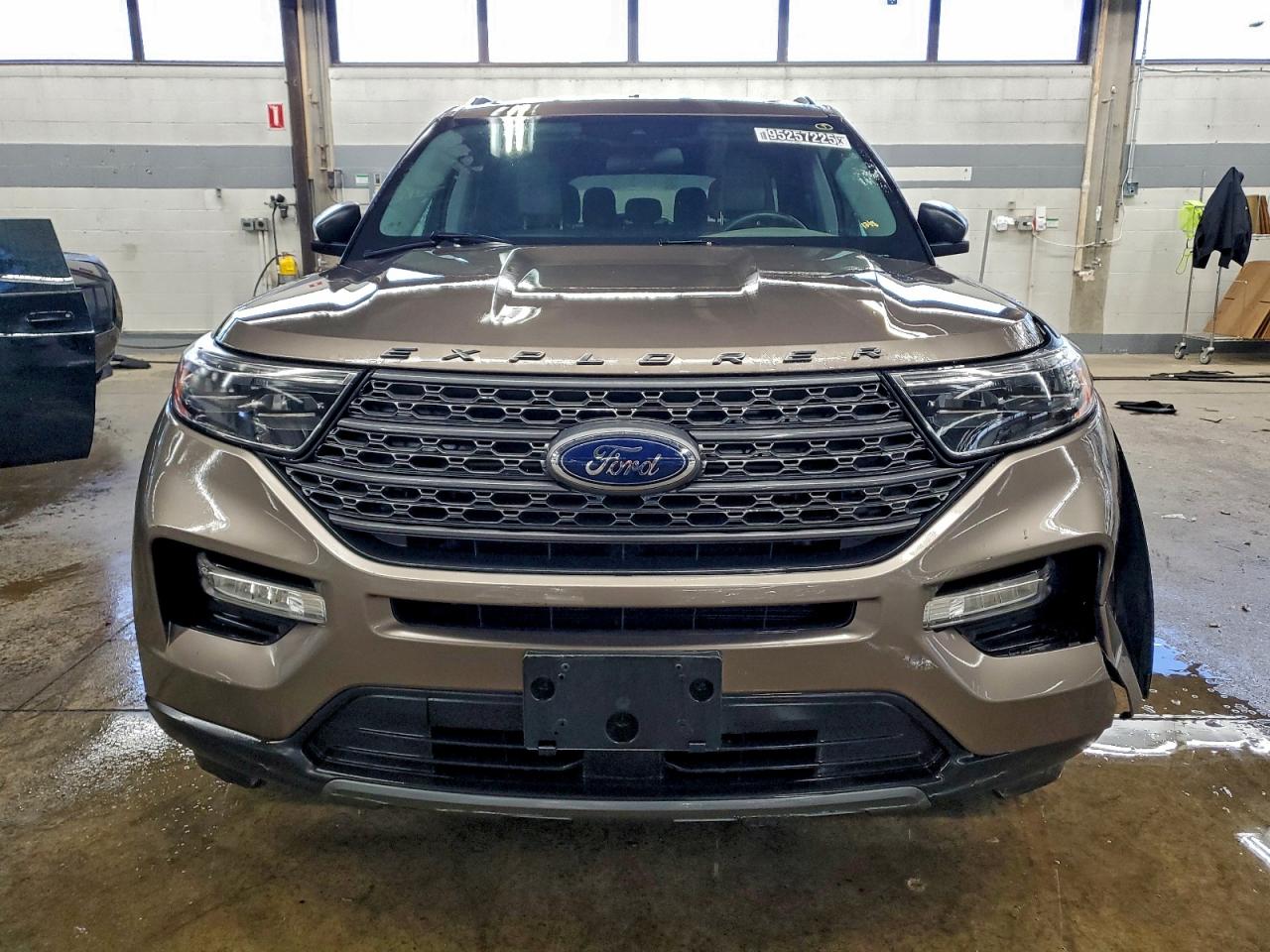Ford Explorer Xlt Image 5