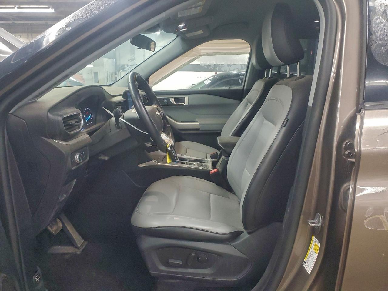 Ford Explorer Xlt Image 2