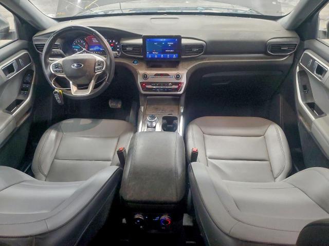 Ford Explorer Xlt Image 4