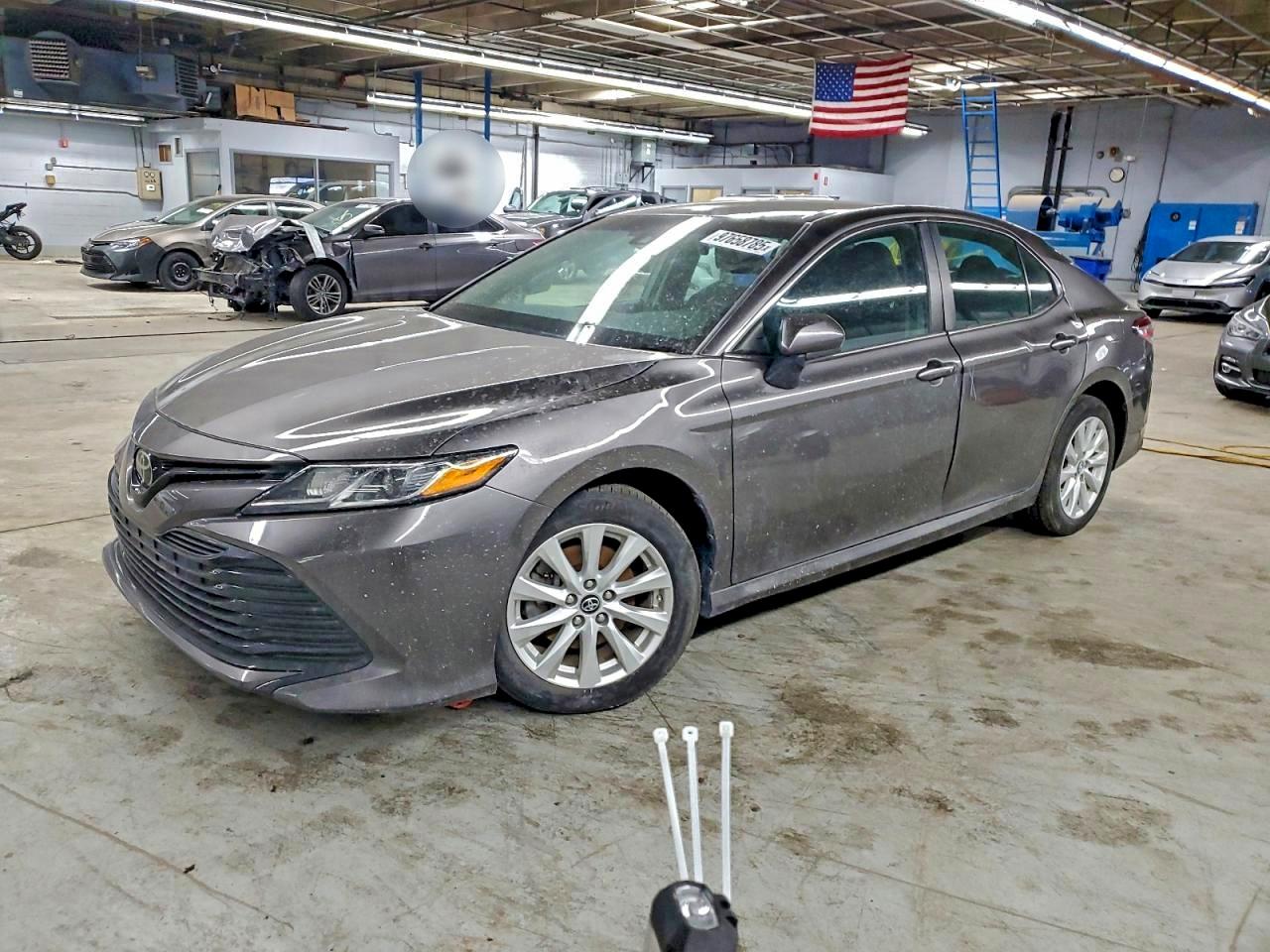 Toyota Camry L Image 1