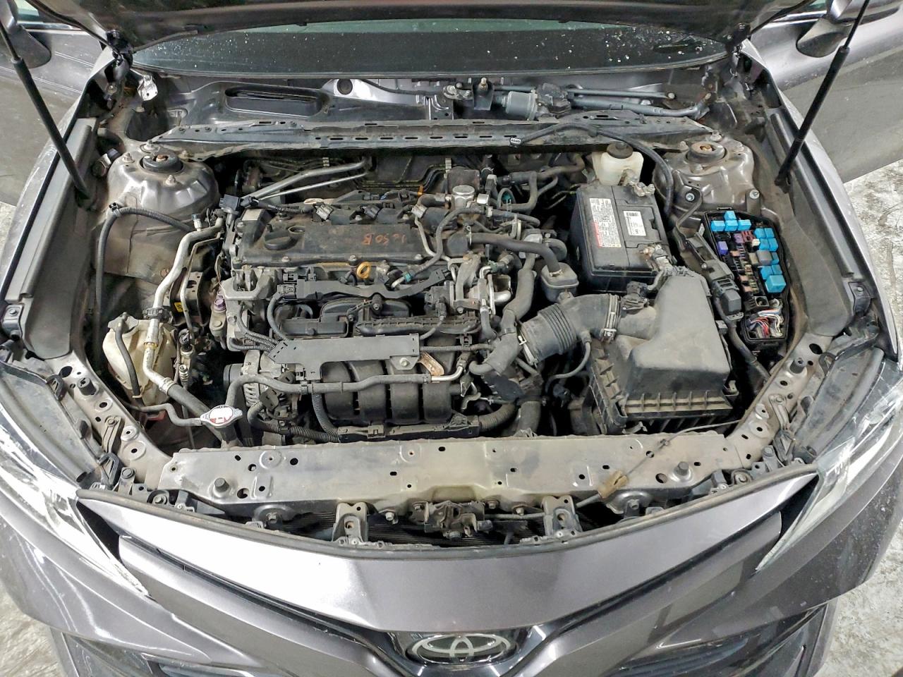 Toyota Camry L Image 6