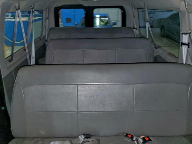 Ford Econoline E350 Super Duty Wagon Image 4