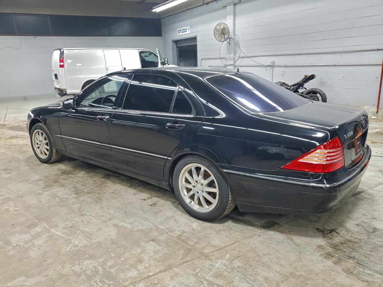 Mercedes-Benz S-Class 500 4matic Image 3