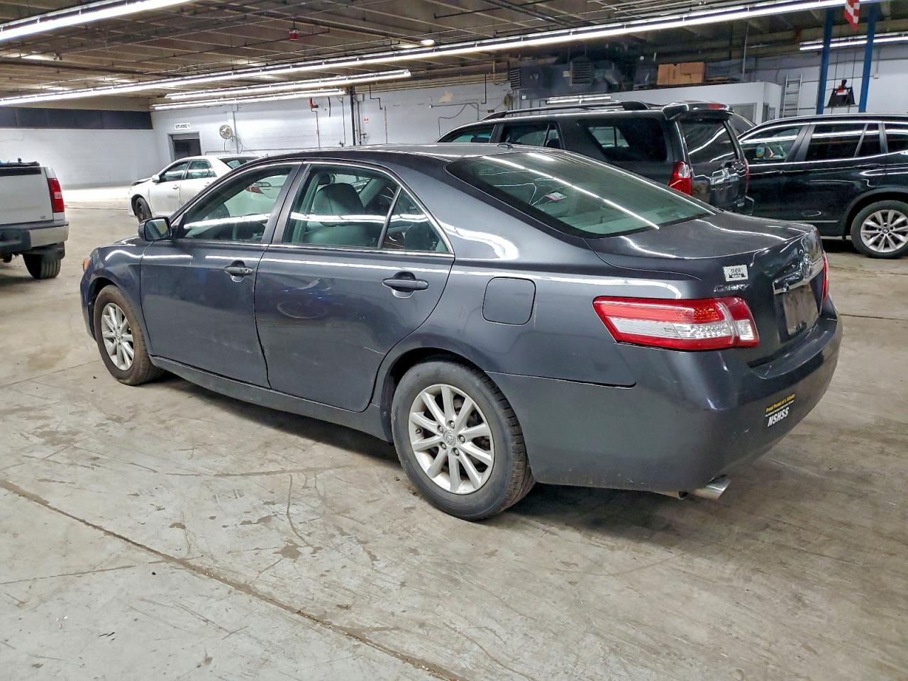 Toyota Camry Se Image 9