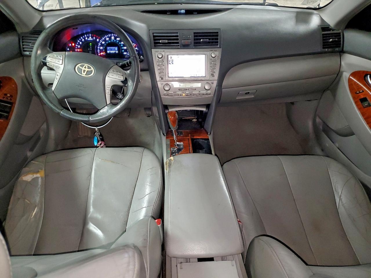 Toyota Camry Se Image 10