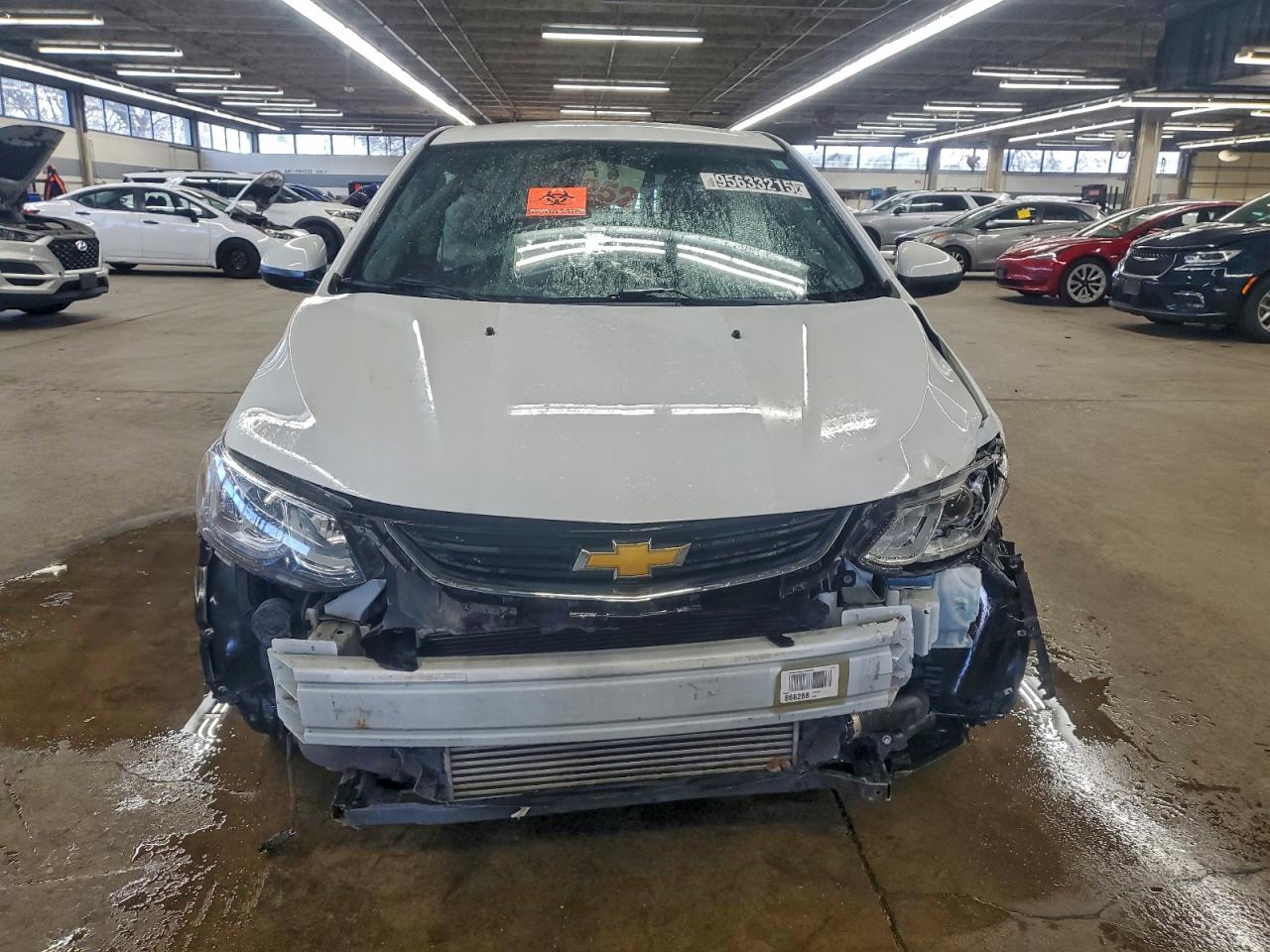 Chevrolet Sonic Image 3