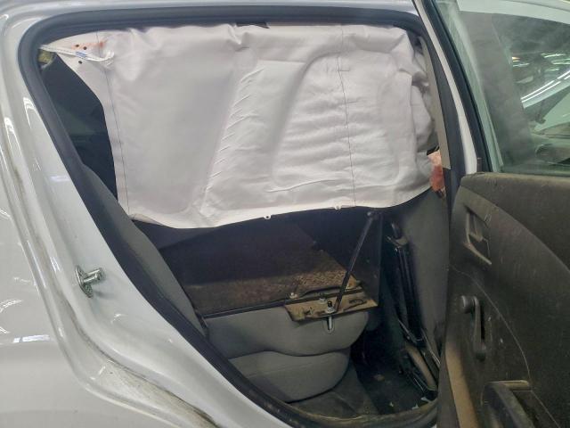 Chevrolet Sonic Image 12