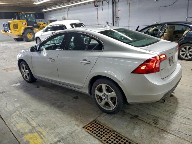 Volvo S60 T5 Image 4