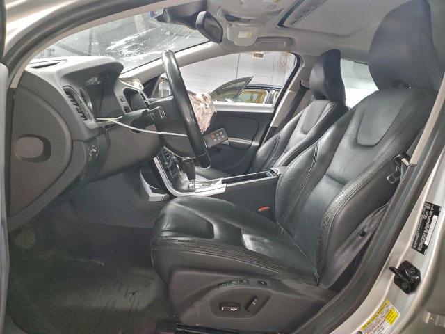 Volvo S60 T5 Image 9