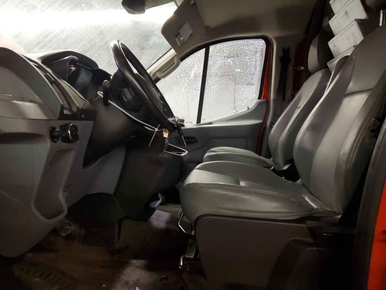 Ford Transit T-150 Image 4