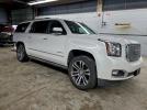 GMC Yukon Denali Image 4