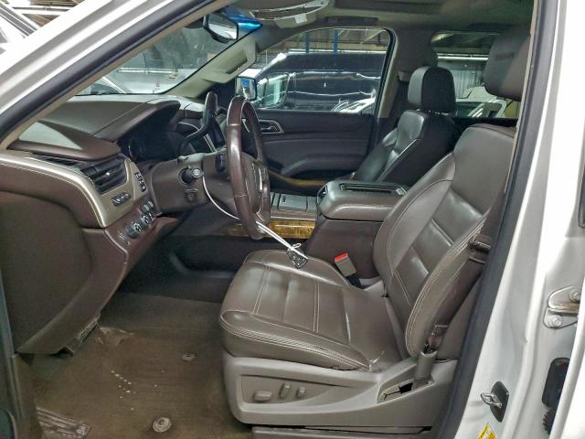 GMC Yukon Denali Image 9