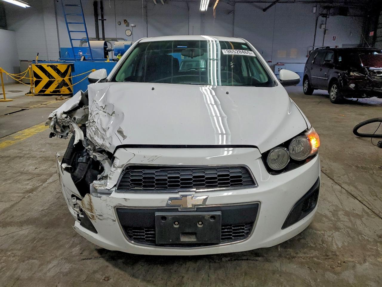 Chevrolet Sonic Lt Image 9