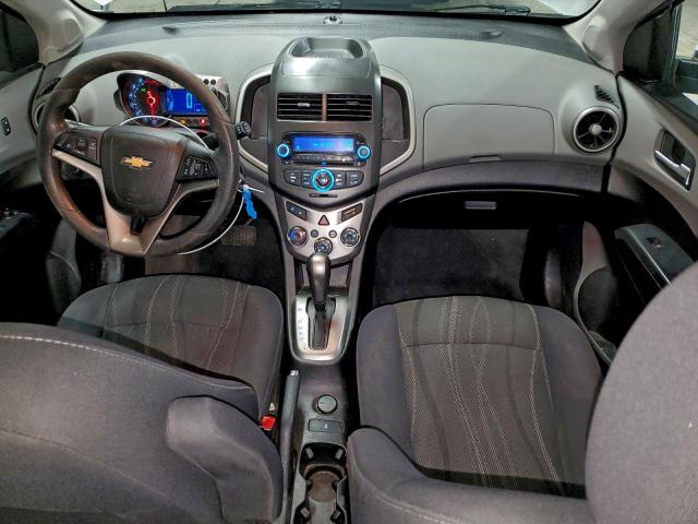 Chevrolet Sonic Lt Image 4