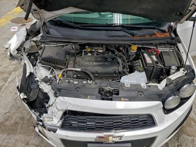 Chevrolet Sonic Lt Image 12