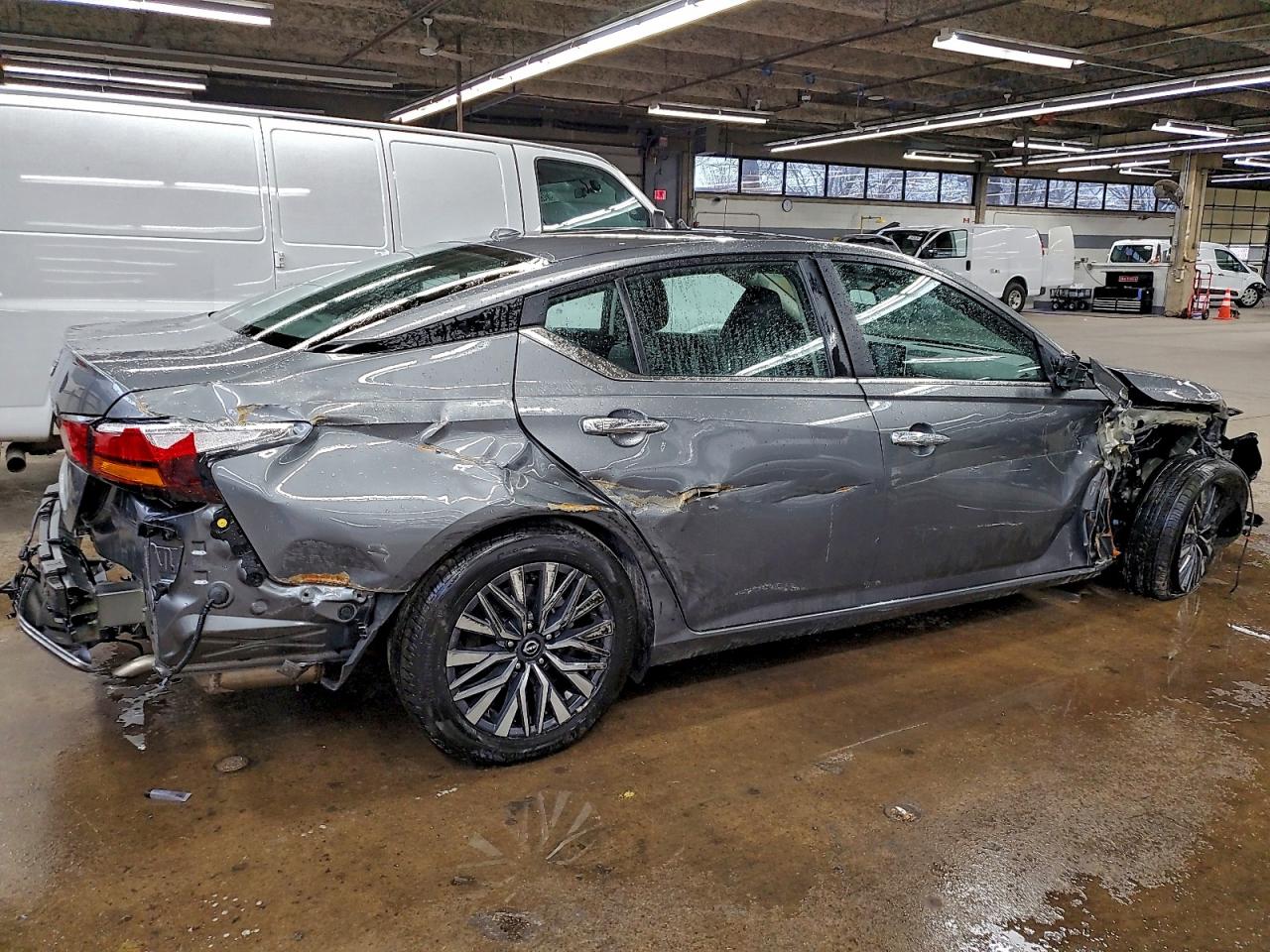 Nissan Altima Sv Image 2