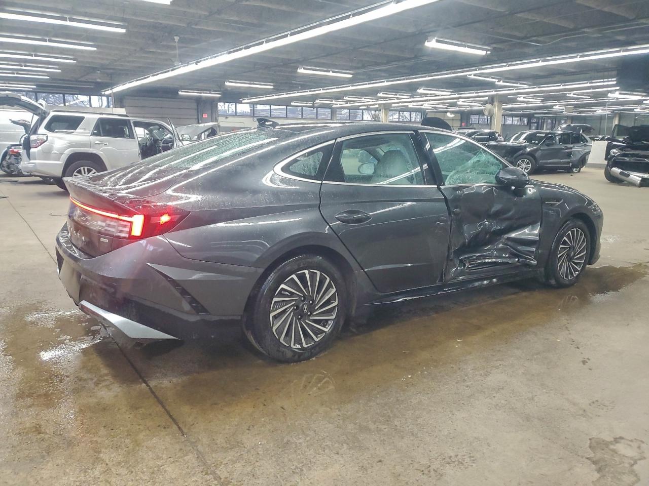 Hyundai SONATA Hybrid Image 10