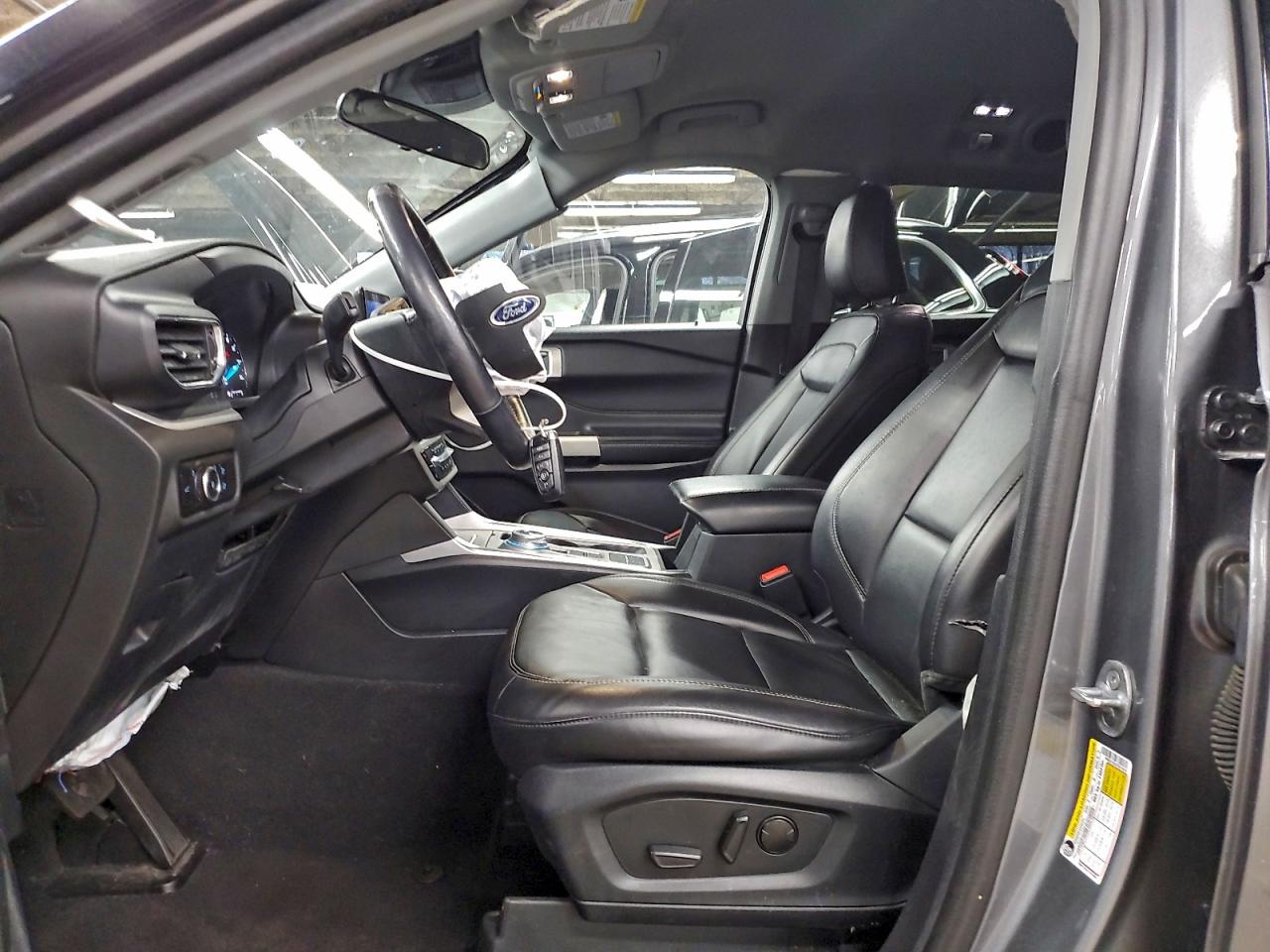 Ford Explorer Xlt Image 5