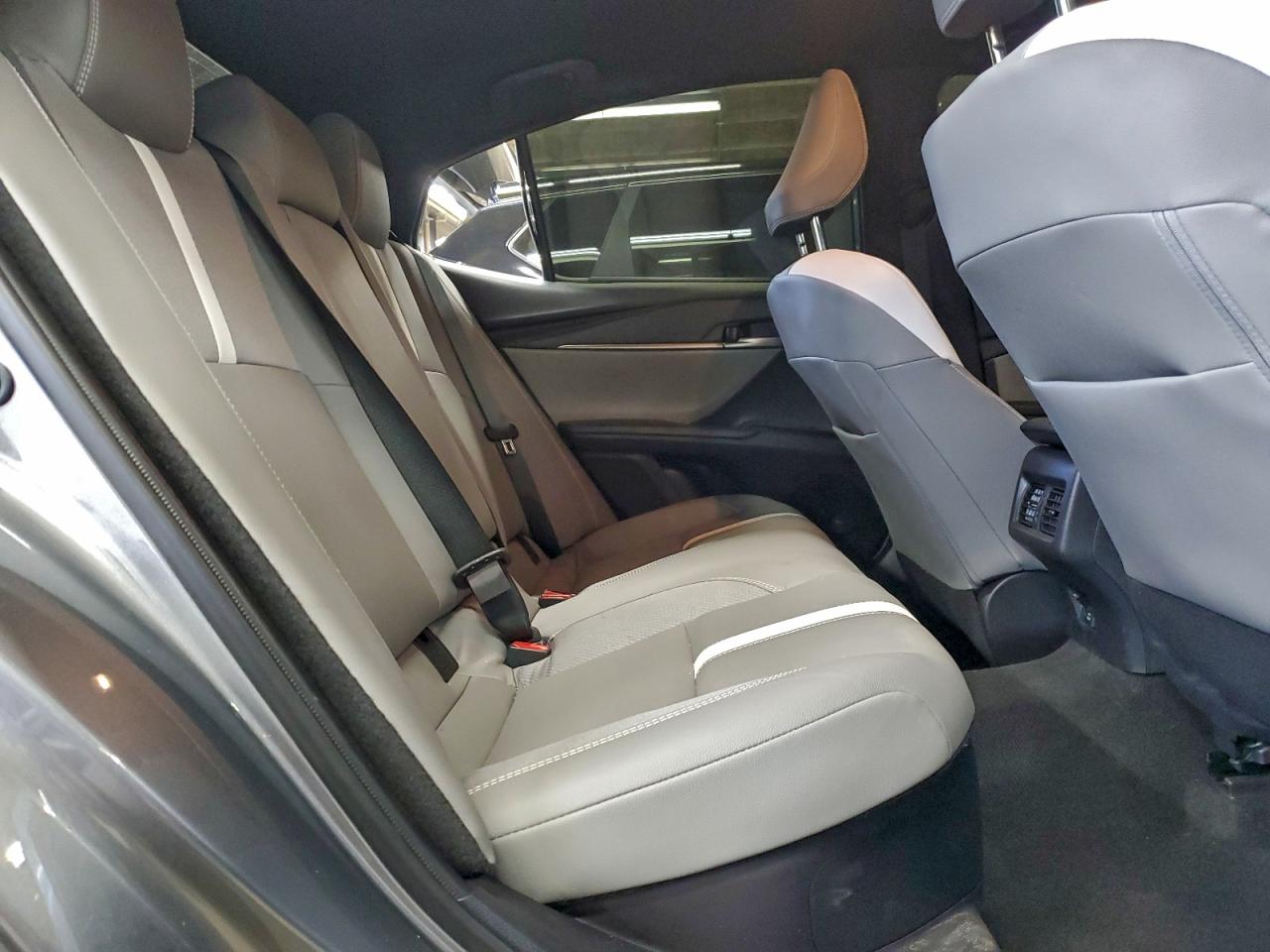 Toyota Camry Xse Image 10