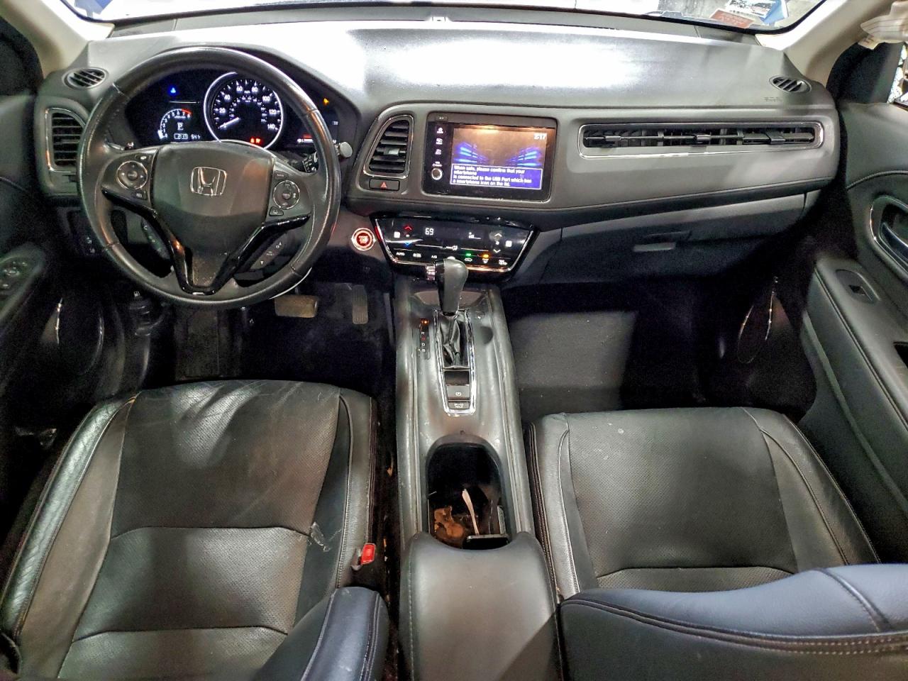 Honda HR-V Touring Image 3