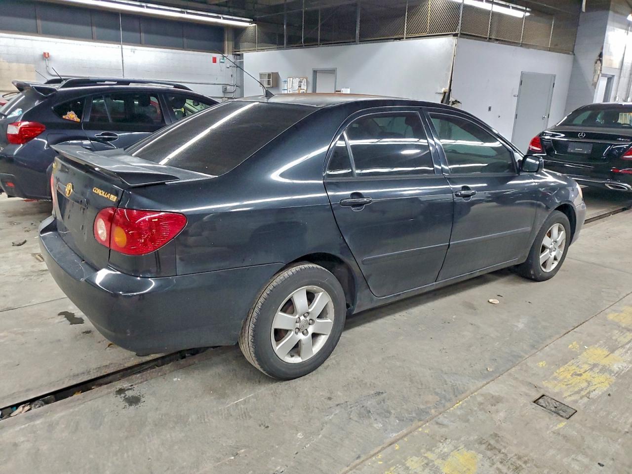 Toyota Corolla Ce Image 5