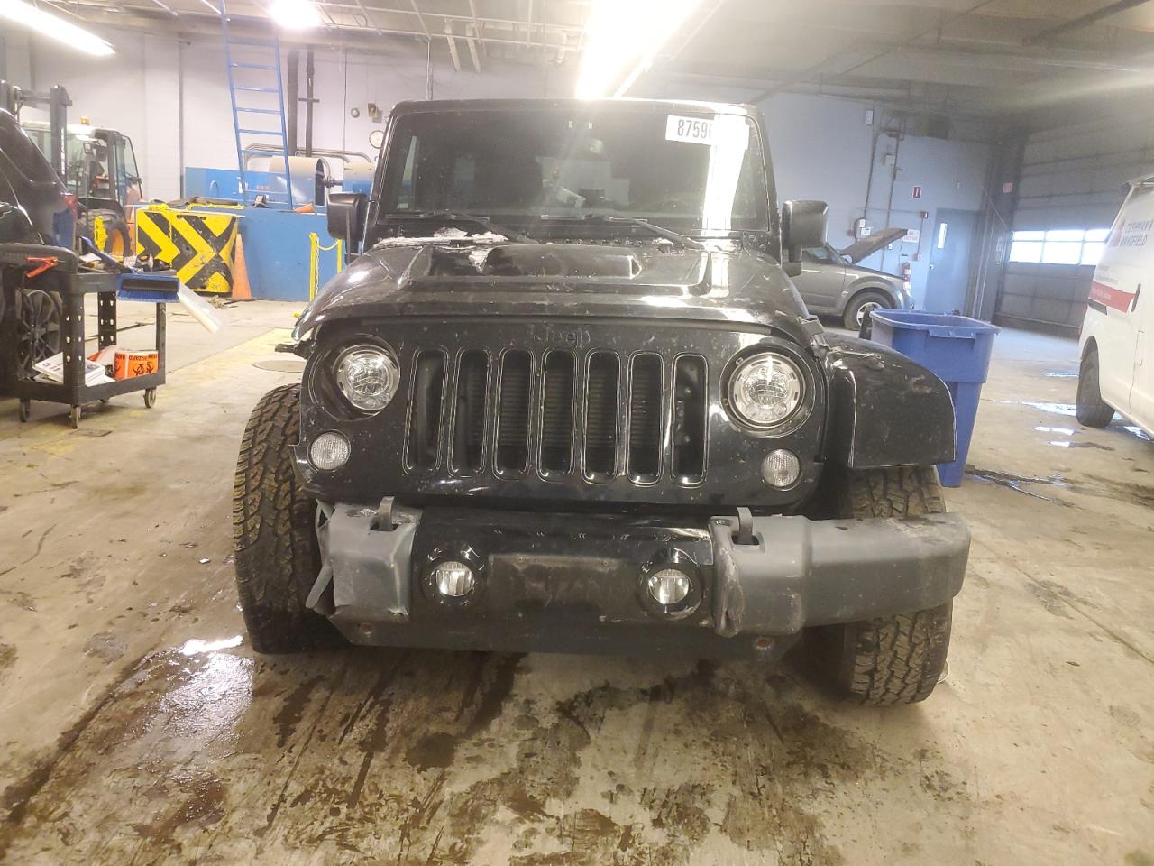 Jeep Wrangler Sahara Image 6