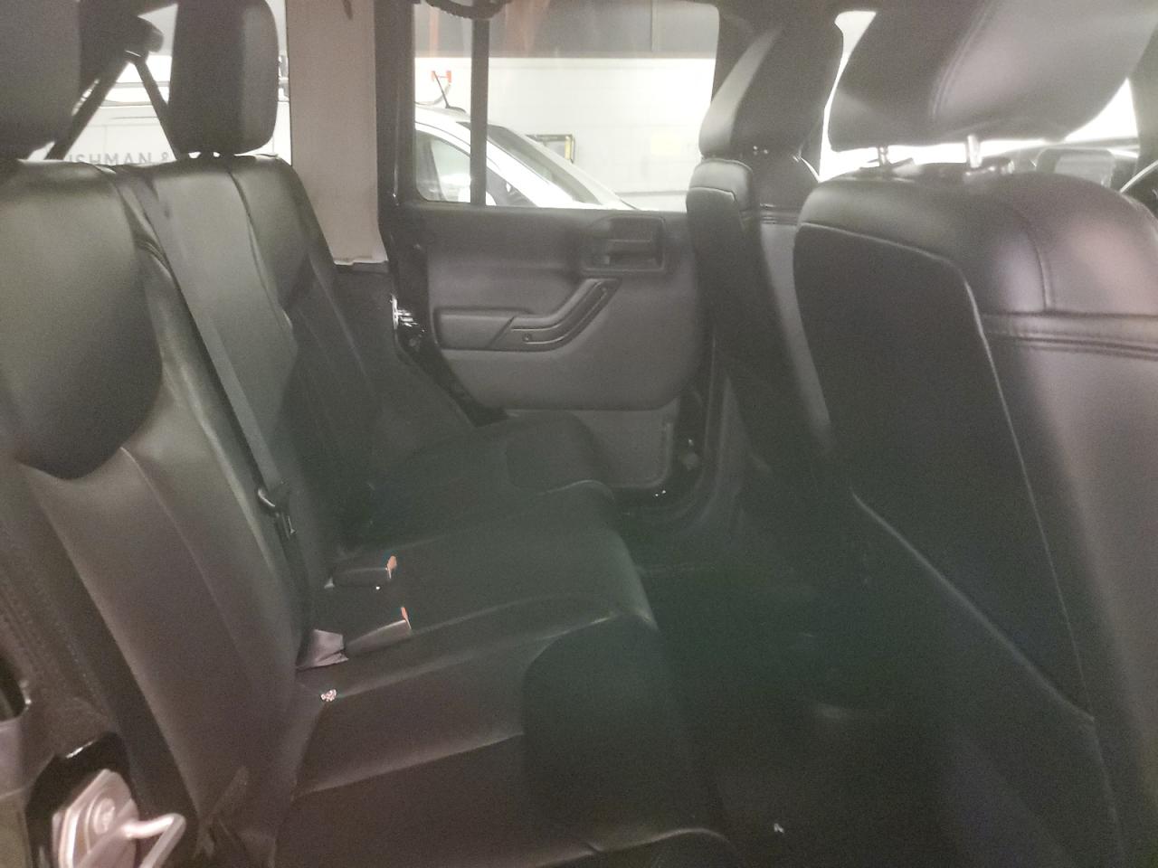 Jeep Wrangler Sahara Image 9