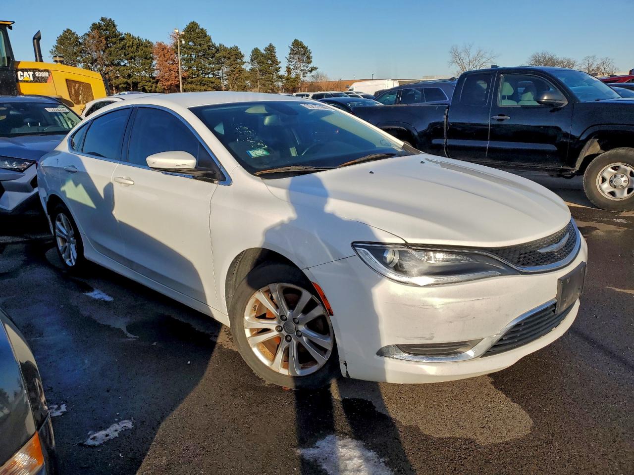 Chrysler 200 Limited Image 2