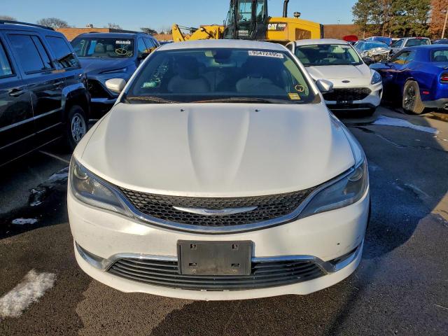 Chrysler 200 Limited Image 4