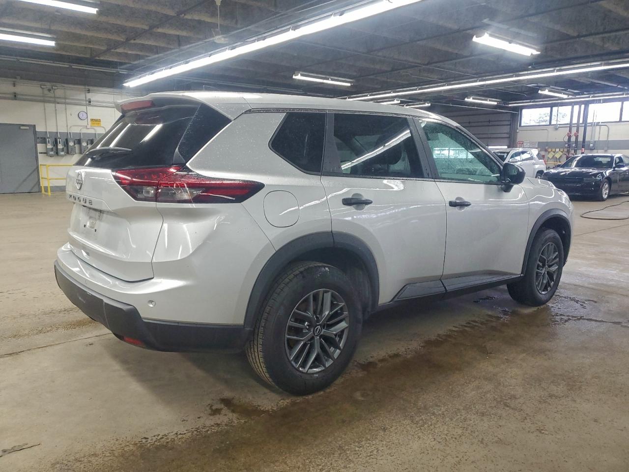 Nissan Rogue S Image 9