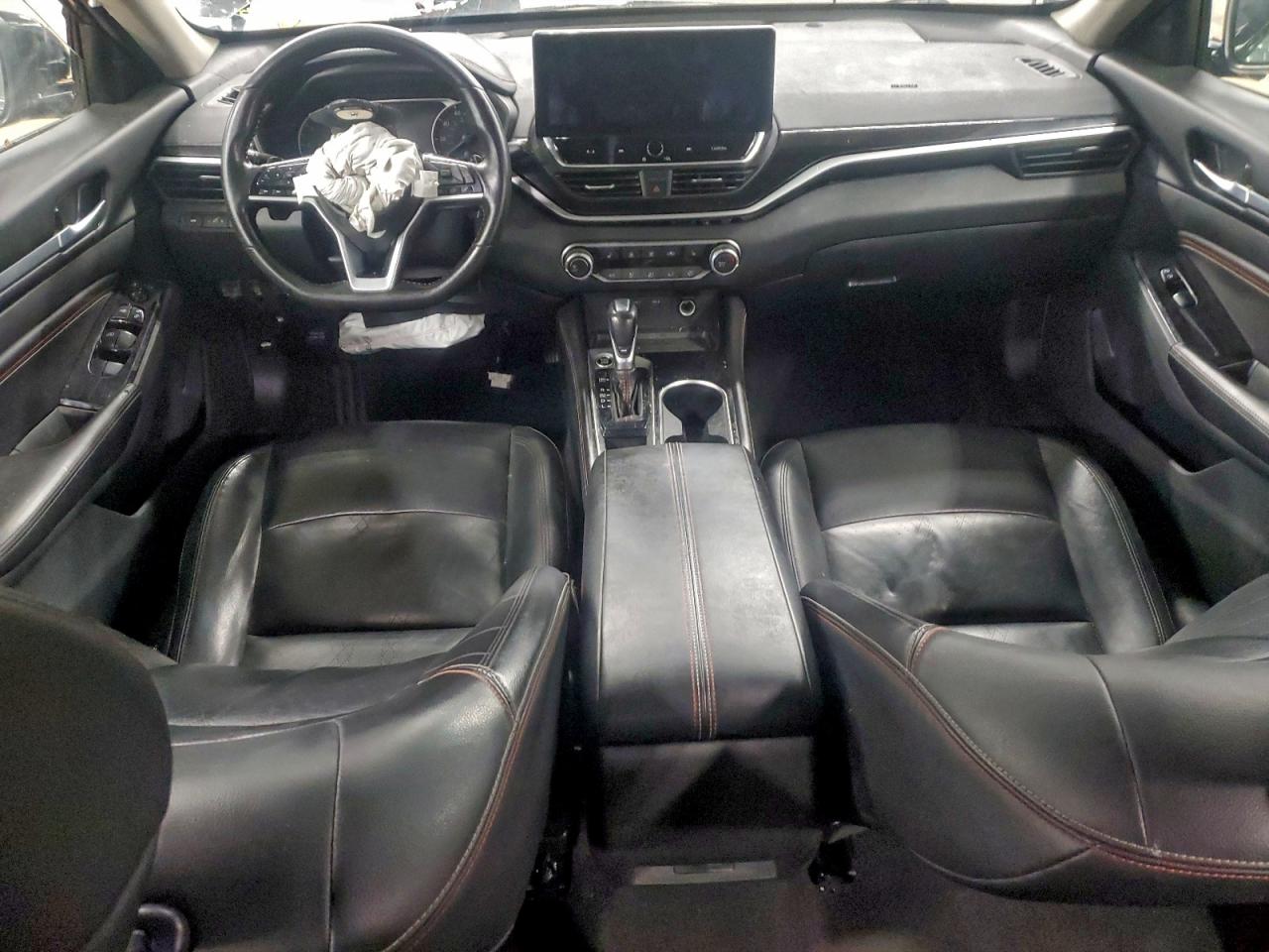 Nissan Altima Sr Image 8