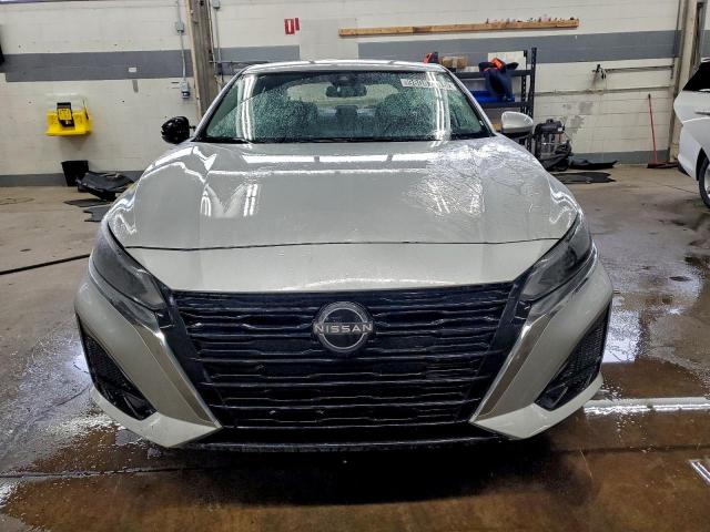 Nissan Altima Sv Image 10